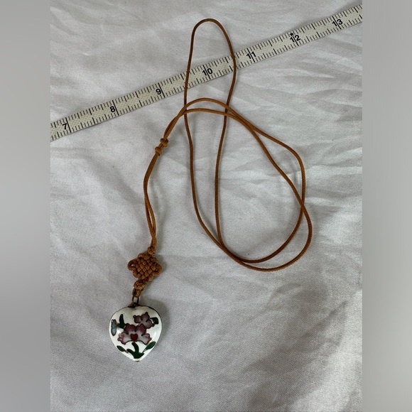 Older enameled cloisonné style heart necklace - Picture 5 of 5